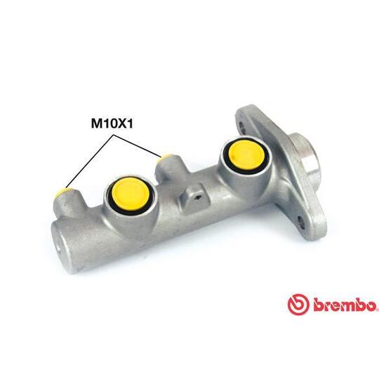 M 28 018 - Brake Master Cylinder 