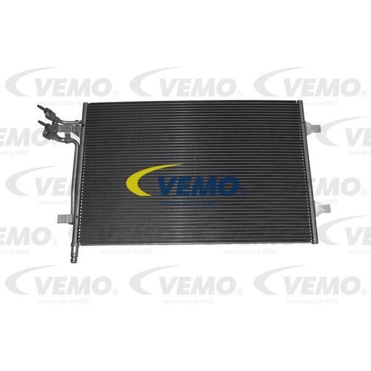 V25-62-0011 - Condenser, air conditioning 