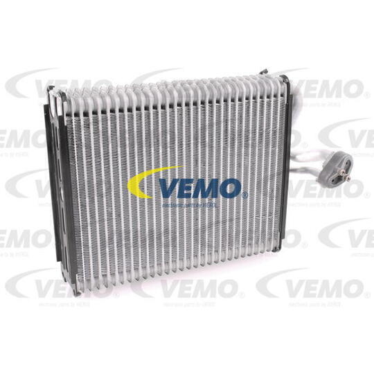 V30-65-0037 - Evaporator, air conditioning 