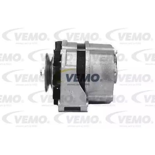 V30-13-31440 - Alternator 