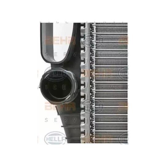 8MK 376 718-011 - Radiaator, mootorijahutus 