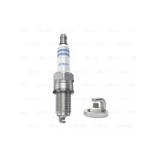 0 242 135 802 - Spark Plug 