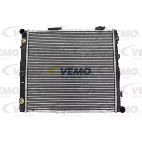 V30-60-1307 - Radiator, engine cooling 