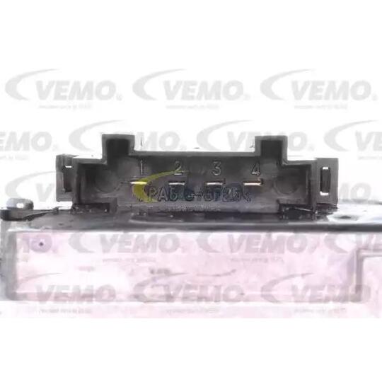 V30-79-0015 - Regulator, passenger compartment fan 