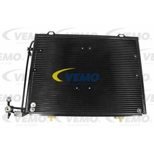 V30-62-1002 - Condenser, air conditioning 