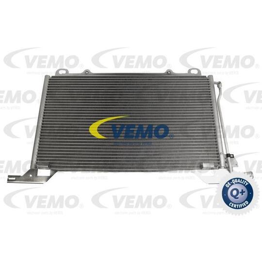 V30-62-1026 - Condenser, air conditioning 