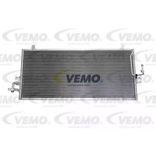V38-62-0001 - Condenser, air conditioning 