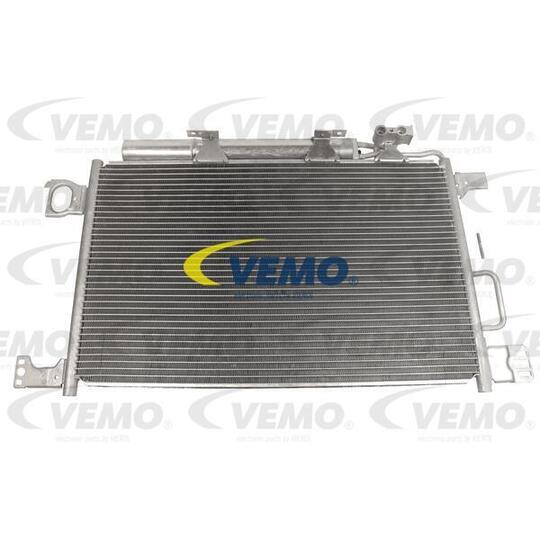 V30-62-1035 - Condenser, air conditioning 