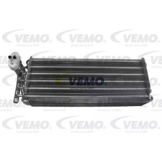 V30-65-0004 - Evaporator, air conditioning 
