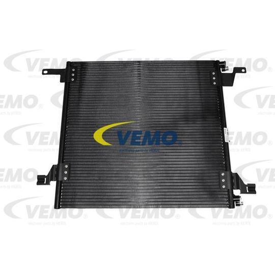 V30-62-1017 - Condenser, air conditioning 