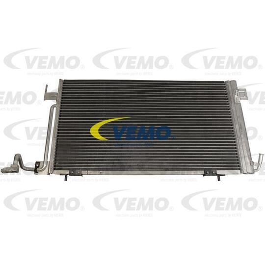 V42-62-0002 - Condenser, air conditioning 