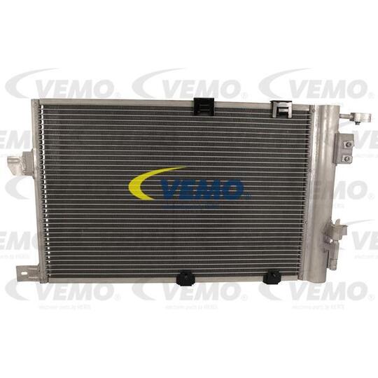 V40-62-0006 - Condenser, air conditioning 