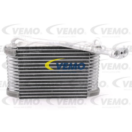 V10-65-0002 - Evaporator, air conditioning 