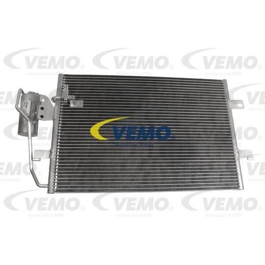 V30-62-1020 - Condenser, air conditioning 