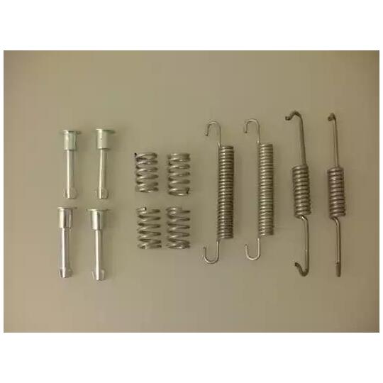 3334 - Accessory Kit, parking brake shoes 