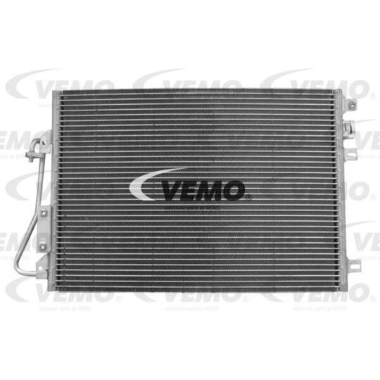 V46-62-0001 - Condenser, air conditioning 