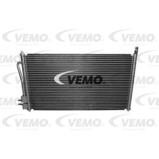 V25-62-0004 - Condenser, air conditioning 