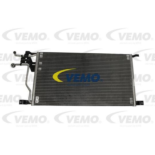 V25-62-0012 - Condenser, air conditioning 