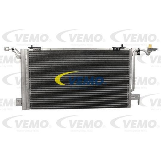 V22-62-0001 - Condenser, air conditioning 