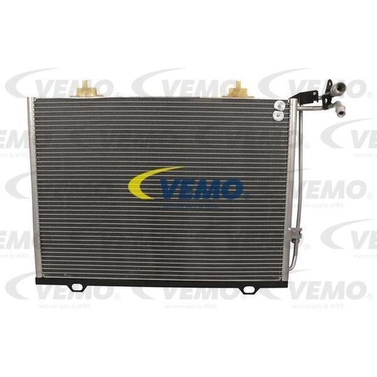 V30-62-1022 - Condenser, air conditioning 