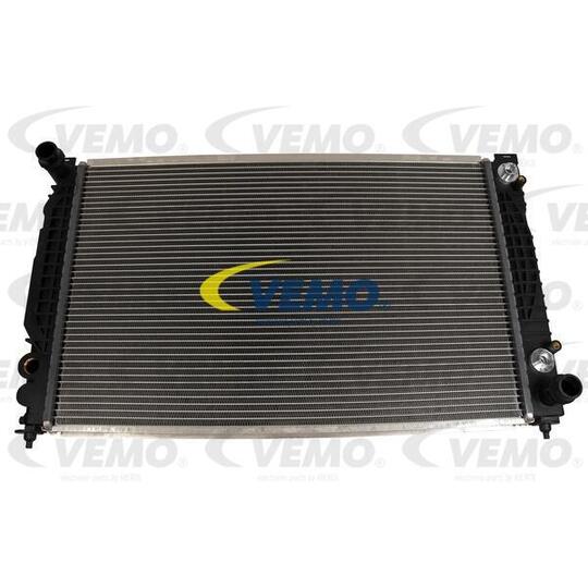 V15-60-5047 - Radiator, engine cooling 