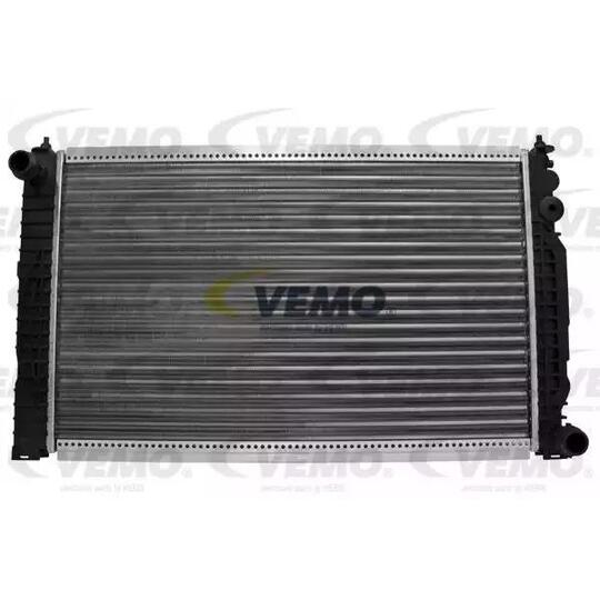 V15-60-5061 - Radiator, engine cooling 