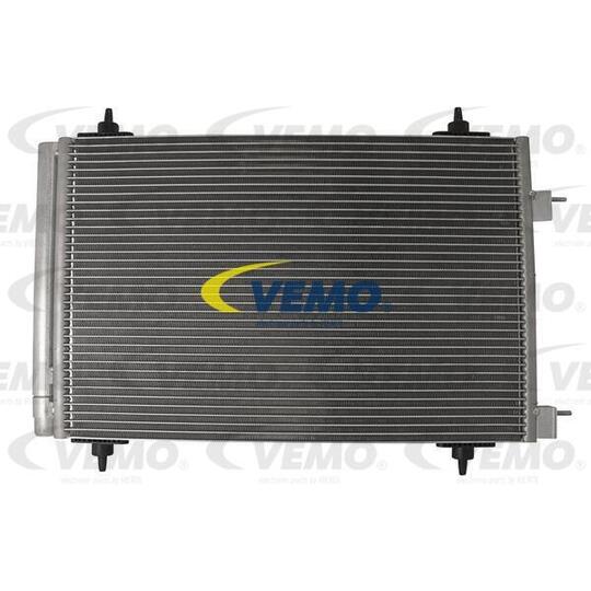 V22-62-0010 - Condenser, air conditioning 