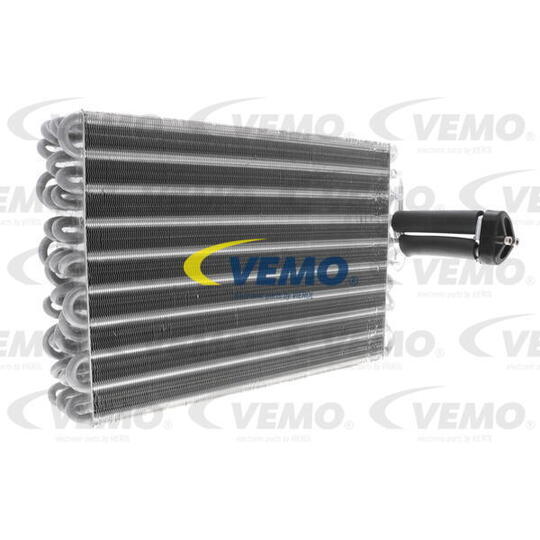 V30-65-0034 - Evaporator, air conditioning 