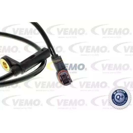 V30-72-0037 - Sensor, wheel speed 