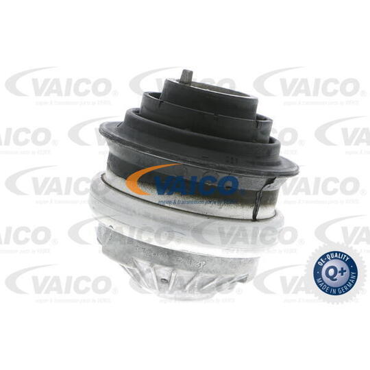 V30-8189 - Engine Mounting 