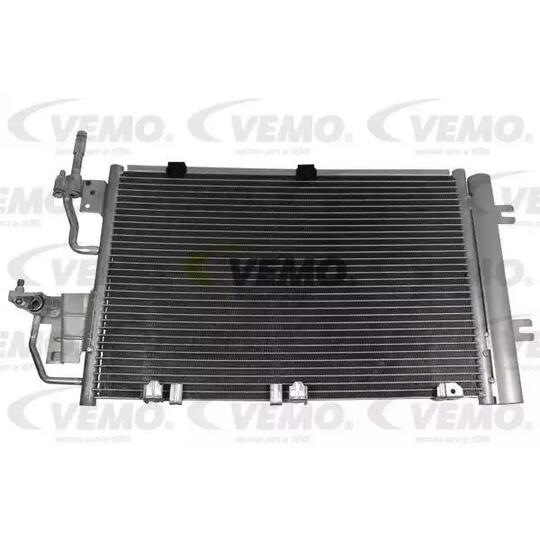 V40-62-0024 - Lauhdutin, ilmastointilaite 