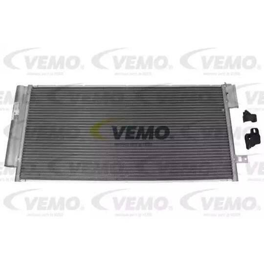 V40-62-0033 - Condenser, air conditioning 