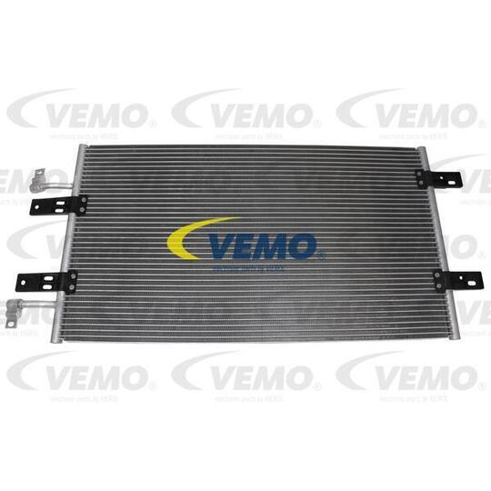 V40-62-0064 - Condenser, air conditioning 
