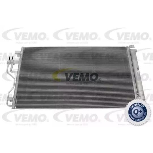 V52-62-0009 - Condenser, air conditioning 