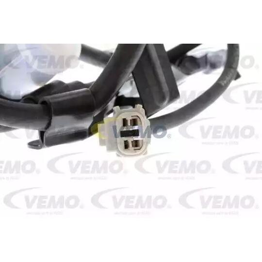 V70-72-0023 - Sensor, wheel speed 