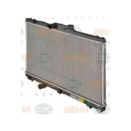 8MK 376 706-731 - Radiaator, mootorijahutus 