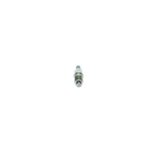 9 430 610 135 - Nozzle and Holder Assembly 