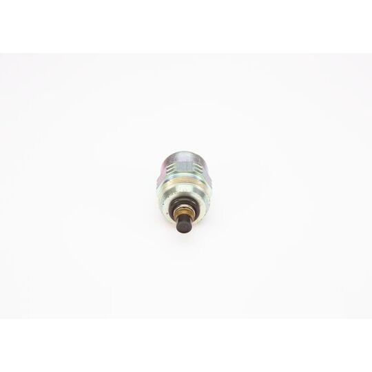 F 002 D20 501 - Solenoid 