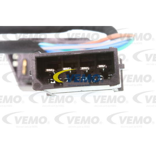 V30-73-0284 - Switch, reverse light 