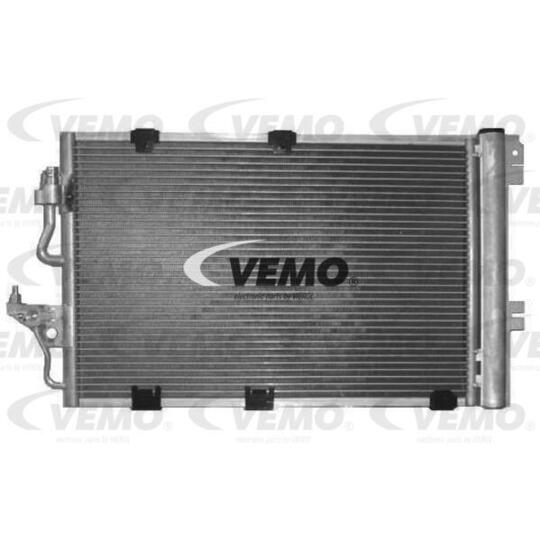 V40-62-0015 - Condenser, air conditioning 