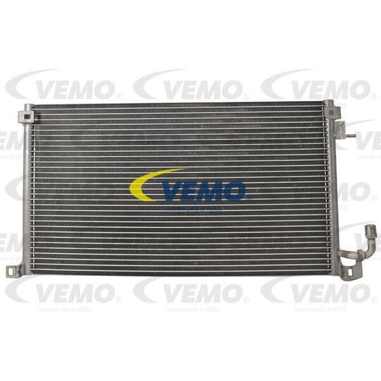 V42-62-0016 - Condenser, air conditioning 