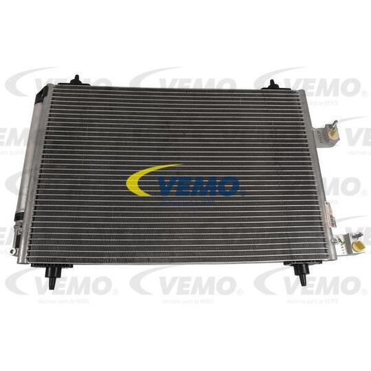 V42-62-0010 - Condenser, air conditioning 