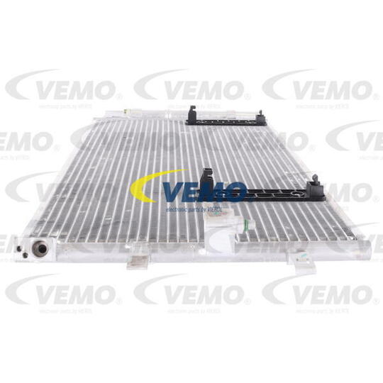 V15-62-1036 - Condenser, air conditioning 