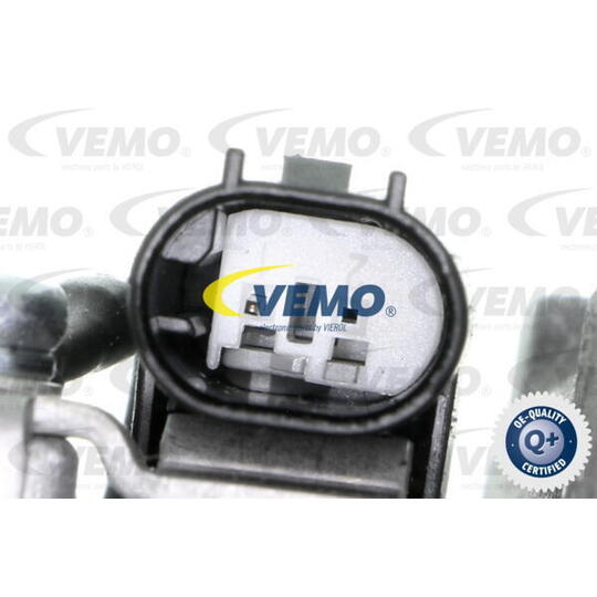 V30-15-0016 - Compressor, air conditioning 