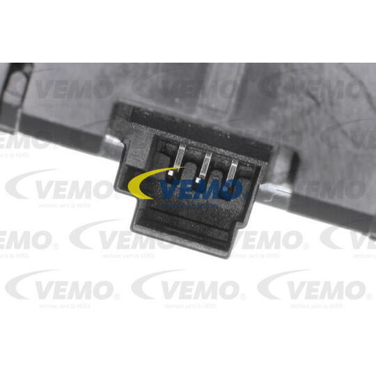 V30-73-0236 - Switch, window regulator 