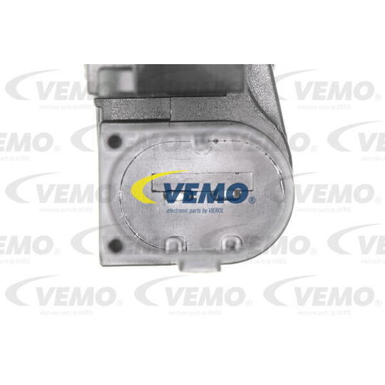 V30-77-1024 - Alternator Regulator 