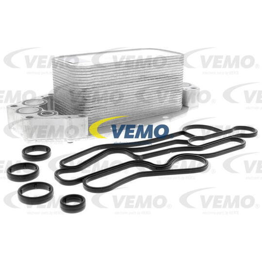 V48-60-0018 - Oil Cooler, engine oil 