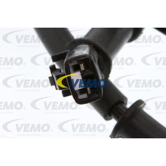 V52-72-0030 - Sensor, wheel speed 
