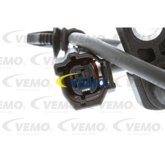 V70-72-0174 - Sensor, wheel speed 