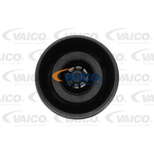 V40-1647 - Cap, oil filter housing 